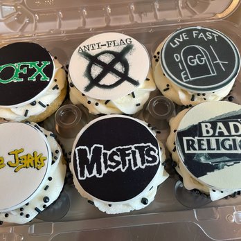 SprinkledBlonde - Custom Cakes Near Me - Crossville, Tennessee SprinkledBlonde - Custom Cakes Near Me - Crossville, Tennessee