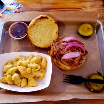 The Inked Pig - Pulled pork sandwich with mac n cheese - Barbeque Near Me - Gainesville, Georgia The Inked Pig - Pulled pork sandwich with mac n cheese - Barbeque Near Me - Gainesville, Georgia