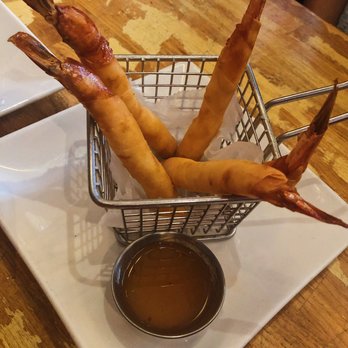 Born Thai - Crispy shrimp roll - Thai Near Me - Brooklyn, New York Born Thai - Crispy shrimp roll - Thai Near Me - Brooklyn, New York