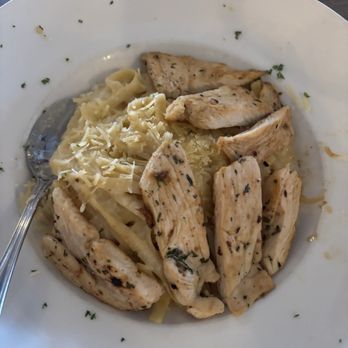 Ideal Bar & Grill - Chicken Ideal Fettucine Alfredo - Cocktail Bars Near Me - Santa Cruz, California Ideal Bar & Grill - Chicken Ideal Fettucine Alfredo - Cocktail Bars Near Me - Santa Cruz, California