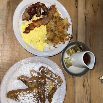 The Putney Diner - Sam's breakfast - Diners Near Me - Putney, Vermont