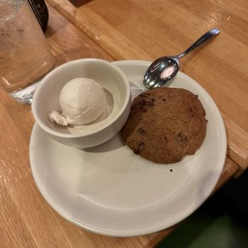 True Food Kitchen - Chocolate Chip Cookie À La Mode - New American Near Me - Phoenix, Arizona True Food Kitchen - Chocolate Chip Cookie À La Mode - New American Near Me - Phoenix, Arizona