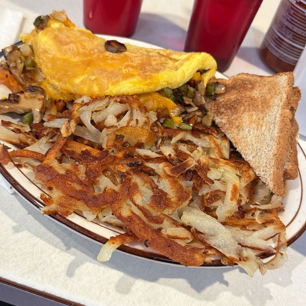 Mickey's by Willy - veggie omelette, wheat toast, hash browns - Diners Near Me - Saint Paul, Minnesota