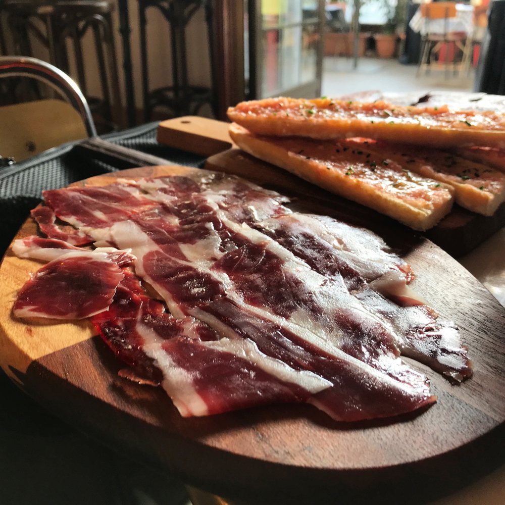 La Guapa - Jamón y pan con tomate - Vermouth Bars Near Me - Barcelona, B La Guapa - Jamón y pan con tomate - Vermouth Bars Near Me - Barcelona, B