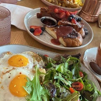 Hatch 44 Cafe - Avo Grilled Toast, classic french toast, Farmers platter - Cafes Near Me - Metuchen, New Jersey