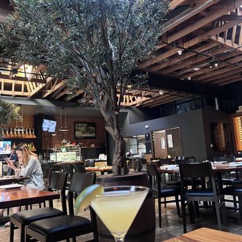 Shekarchi Bar & Grill - Passion fruit martini - Persian/Iranian Near Me - Los Angeles, California Shekarchi Bar & Grill - Passion fruit martini - Persian/Iranian Near Me - Los Angeles, California