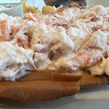 Charlie's Place - Lobsta roll - Seafood Near Me - Gloucester, Massachusetts