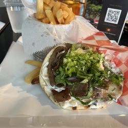 W XYZ Bar - Gyro and fries