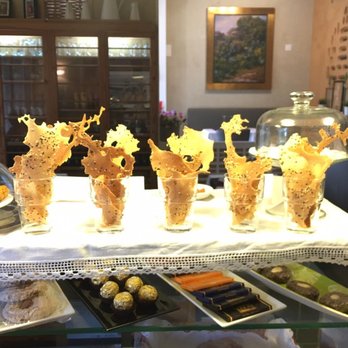 Mercearia de L Praino - The house "crackers" with sesame and sunflower seeds. - German Near Me - Lisbon, 11