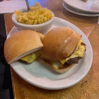 Texas Roadhouse - Kids sliders with macaroni and cheese - Steakhouses Near Me - Bakersfield, California Texas Roadhouse - Kids sliders with macaroni and cheese - Steakhouses Near Me - Bakersfield, California