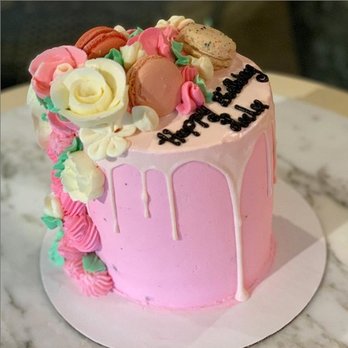 Jennivee’s Bakery - This is the cake I ordered. - Desserts Near Me - Chicago, Illinois