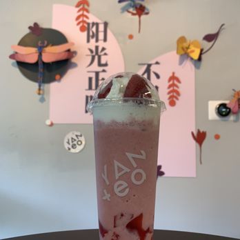 Yan Tea - Strawberry Milk Smoothie with Jello and Cream - Bubble Tea Near Me - Seattle, Washington Yan Tea - Strawberry Milk Smoothie with Jello and Cream - Bubble Tea Near Me - Seattle, Washington