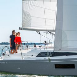 Prestige Yacht Sales - Beneteau Oceanis 30.1