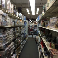 Rivendell Books & Games - Lots of games!