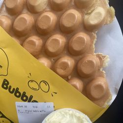 Bubble waffle with salt crema!