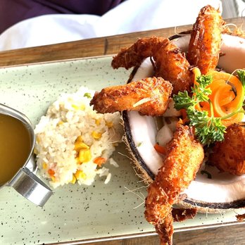 Fred's - Coconut shrimp serve tableside with flame sauce - Mexican Near Me - Cancún, ROO
