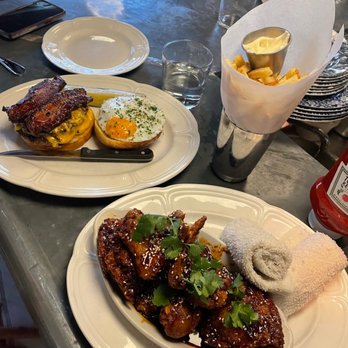 Au Cheval - General Jane 's Honey - Fried Chicken Burger Fries with garlic aioli - Bars Near Me - Chicago, Illinois