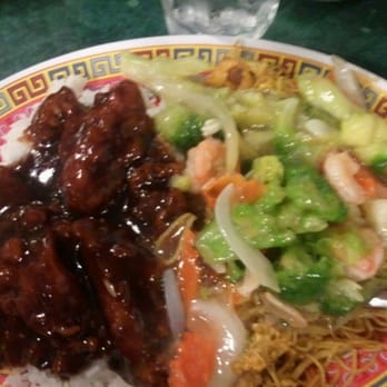 Chinatown Express - Orange chicken, shrimp with vegetable, Rice noodles with curry and white rice - Cantonese Near Me - Washington, DC, District of Columbia