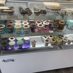 Cake cups ! They have gluten free options and gluten free vegan options !!! Cake cups ! They have gluten free options and gluten free vegan options !!!