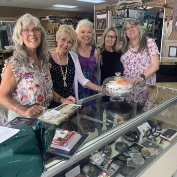 Red Coyote Trading Post - Lovely staff - Jewelry Near Me - Fort Mohave, Arizona Red Coyote Trading Post - Lovely staff - Jewelry Near Me - Fort Mohave, Arizona