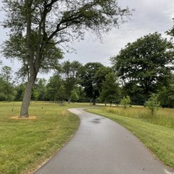 Delhi Metropark - A path! A path!