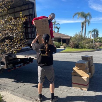Kobe Moving - Unloading - Movers Near Me - Van Nuys, California Kobe Moving - Unloading - Movers Near Me - Van Nuys, California