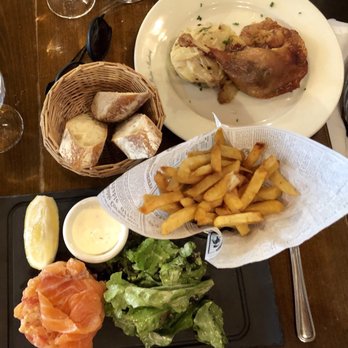 Le Bistro Marbeuf - French Near Me - Paris, 75