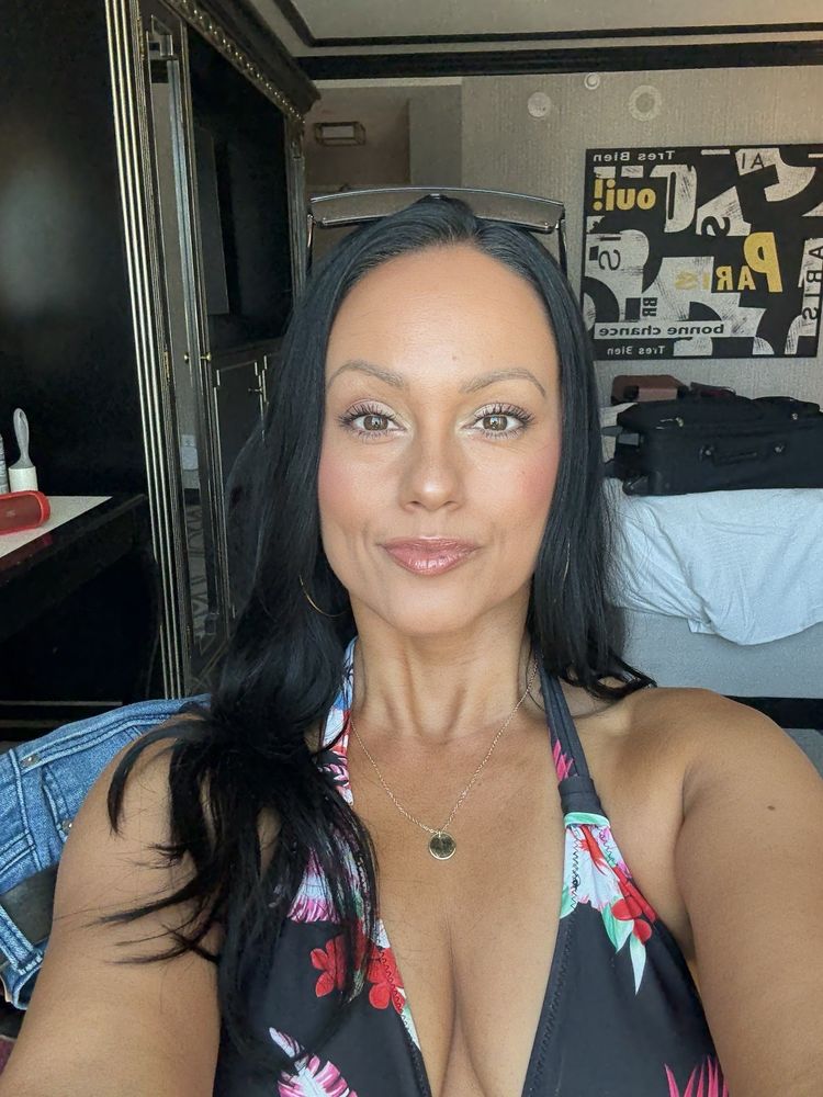 Glam Mobile Tan Logo