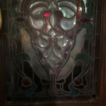 Renata's Cafe Italiano - Gorgeous stained glass in ruby red and Emerald Green dan - Italian Near Me - Orange, California Renata's Cafe Italiano - Gorgeous stained glass in ruby red and Emerald Green dan - Italian Near Me - Orange, California