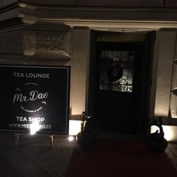 Mr. Dao Tea Lounge - Mr. Dao Tea Room front door