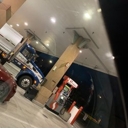 Safeway Fuel Station - Nice bright