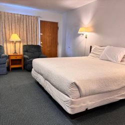 Dreamers Lodge Motel - King bed