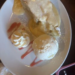 Trappers Inn - Apple Pie Ala Mode.