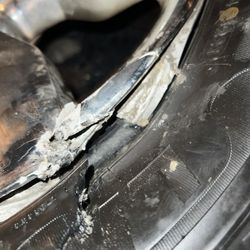 Union Street Towing - Cracked rim.