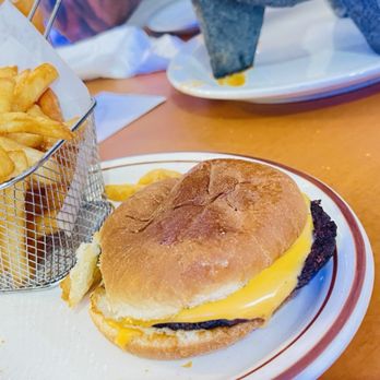 La Casa del Sazón - Kids Cheeseburger with Fries - Mexican Near Me - Salinas, California La Casa del Sazón - Kids Cheeseburger with Fries - Mexican Near Me - Salinas, California