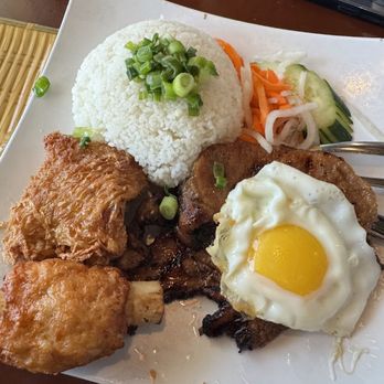 Vietnam House - Vietnamese Near Me - Tukwila, Washington