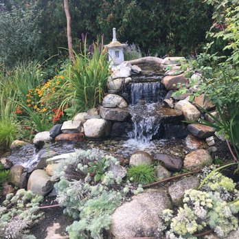 Aspinquid Resort - Pond & butterfly garden. - Resorts Near Me - Ogunquit, Maine
