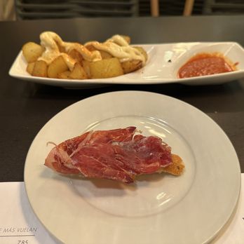 Ciutat Comtal - Tapas Bars Near Me - Barcelona, B