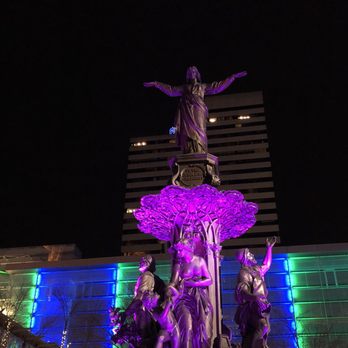 Fountain Square - Music Venues Near Me - Cincinnati, Ohio