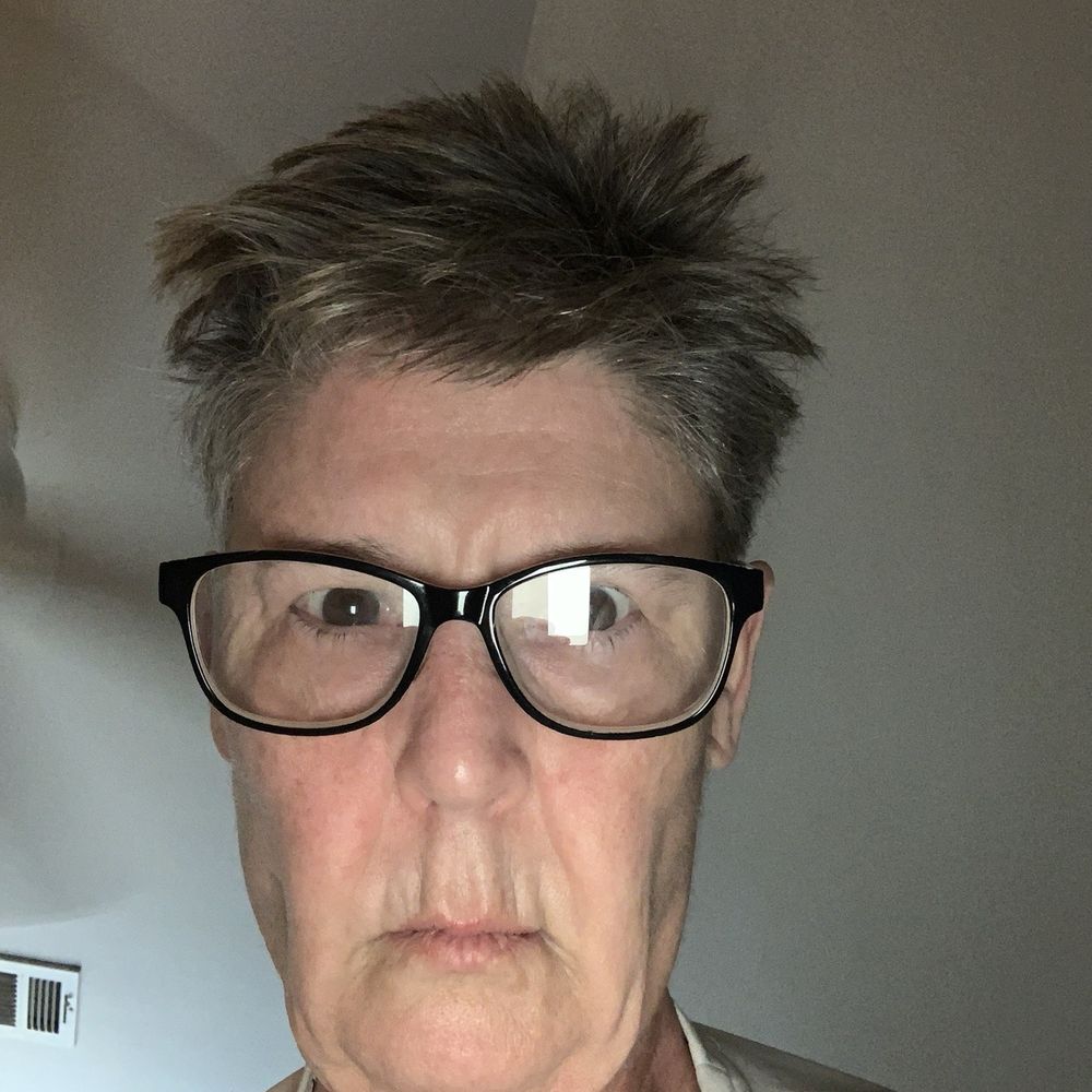 Elite Cuts - The inspiration photo versus what she did - Hair Salons Near Me - Dunwoody, Georgia
