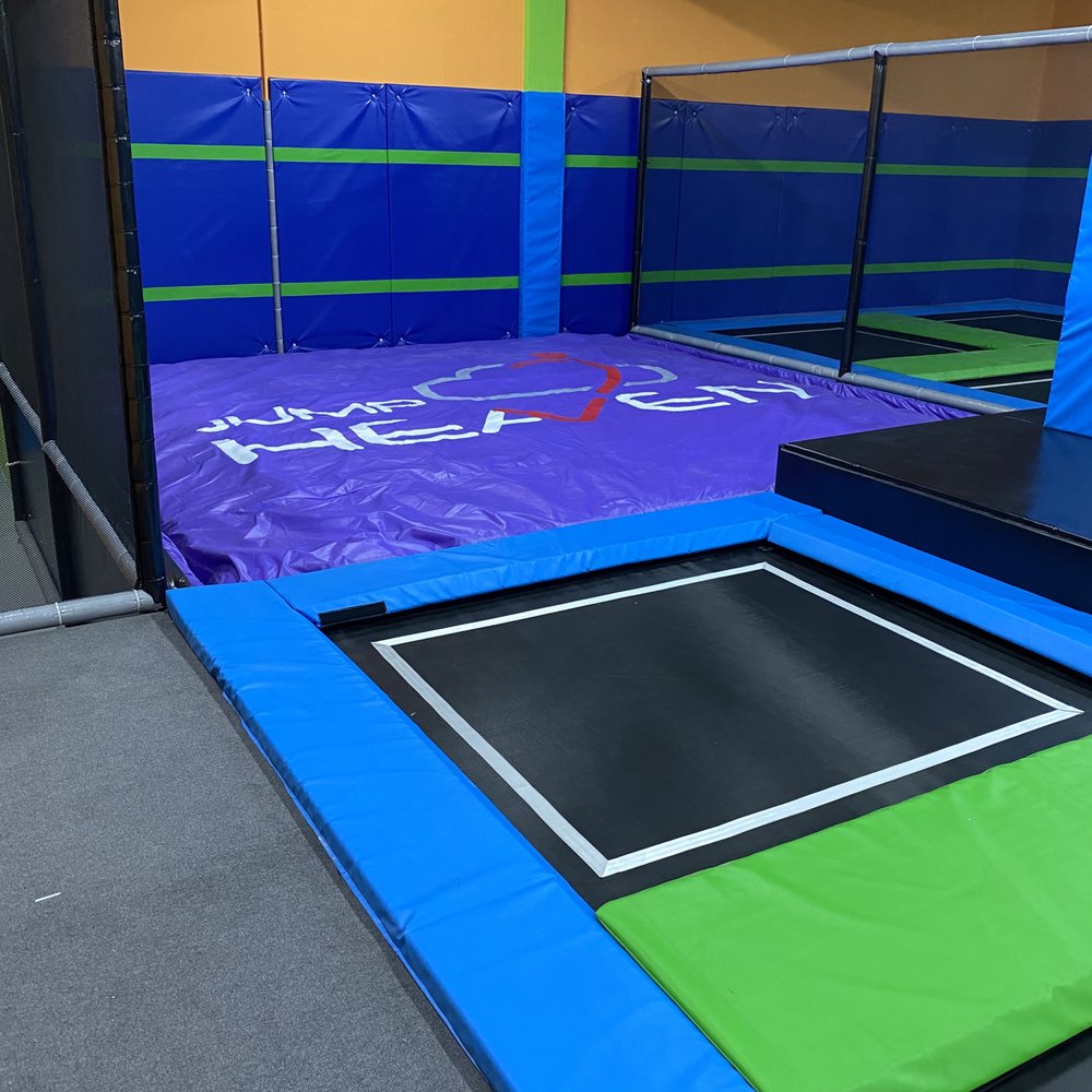 JUMP HEAVEN 25 Photos Via Carlo Marx, IndreetLoire, Sperone