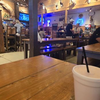 Pinkerton's Barbecue - Inside ac seating area - Barbeque Near Me - San Antonio, Texas