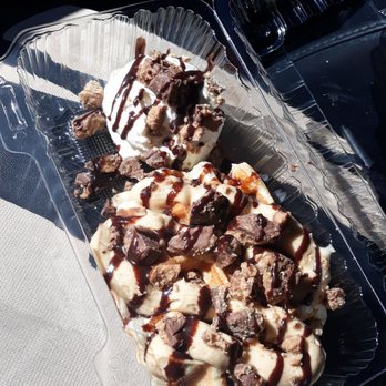 Waffle Crush - Peanut butter waffle - Food Trucks Near Me