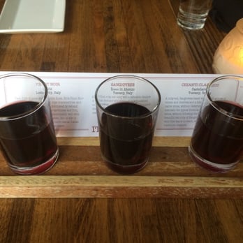 Eduardo's Enoteca - Italian reds wine flight - Pizza Near Me - Chicago, Illinois
