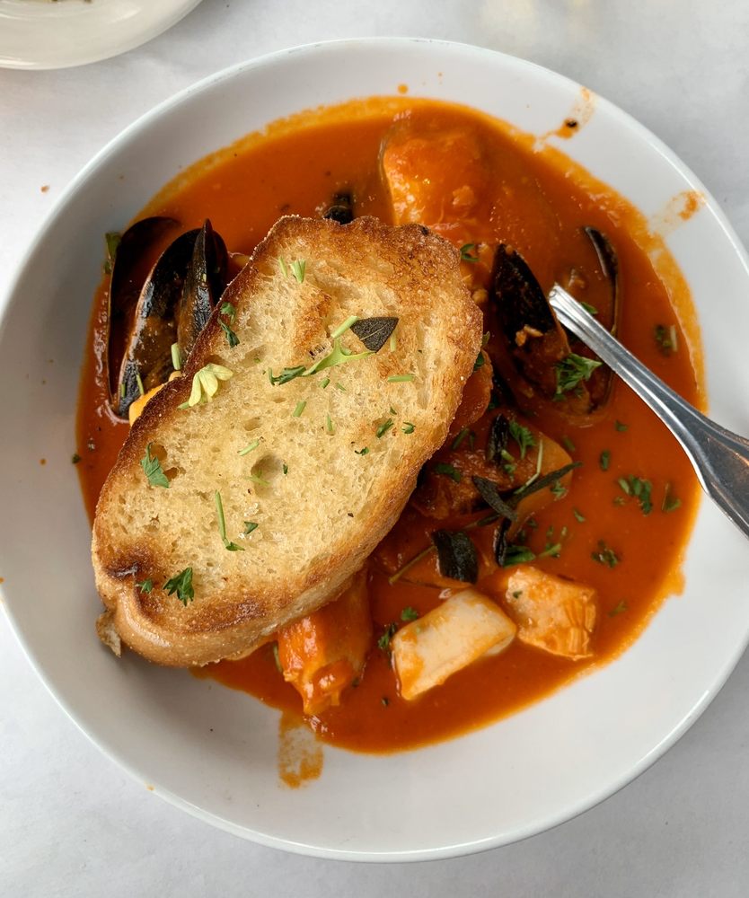 YANNI’S LEMONI LOUNGE CLOSED Updated September 2024 202 Photos