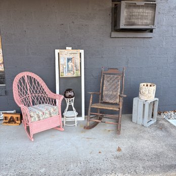 The Mason Jar Vintage - Outside the new location - Used, Vintage & Consignment Near Me - Hamden, Connecticut The Mason Jar Vintage - Outside the new location - Used, Vintage & Consignment Near Me - Hamden, Connecticut