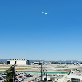 LAX Airplane Landing View Point - Beautiful Clear Day in LA ! - Parks Near Me - Los Angeles, California LAX Airplane Landing View Point - Beautiful Clear Day in LA ! - Parks Near Me - Los Angeles, California