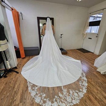 Ariana Sewing Shop - Sewing & Alterations Near Me - Walnut Creek, California