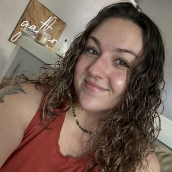 Canvas Salon and Day Spa - Curly cut - Hair Salons Near Me - Bellevue, Nebraska
