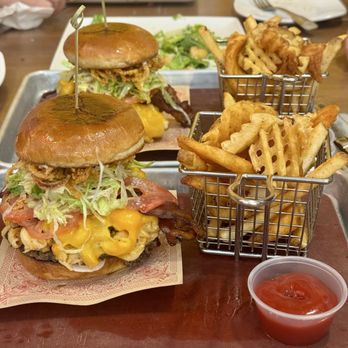 Guy Fieri's Flavortown Kitchen & Bar - Bars Near Me - Newark, New Jersey Guy Fieri's Flavortown Kitchen & Bar - Bars Near Me - Newark, New Jersey